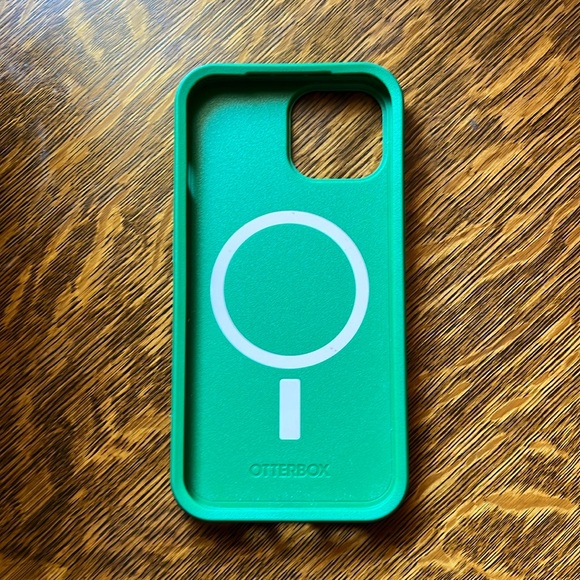 iPhone 15 Green Juice OtterBox Symmetry Case MagSafe - Picture 2 of 5